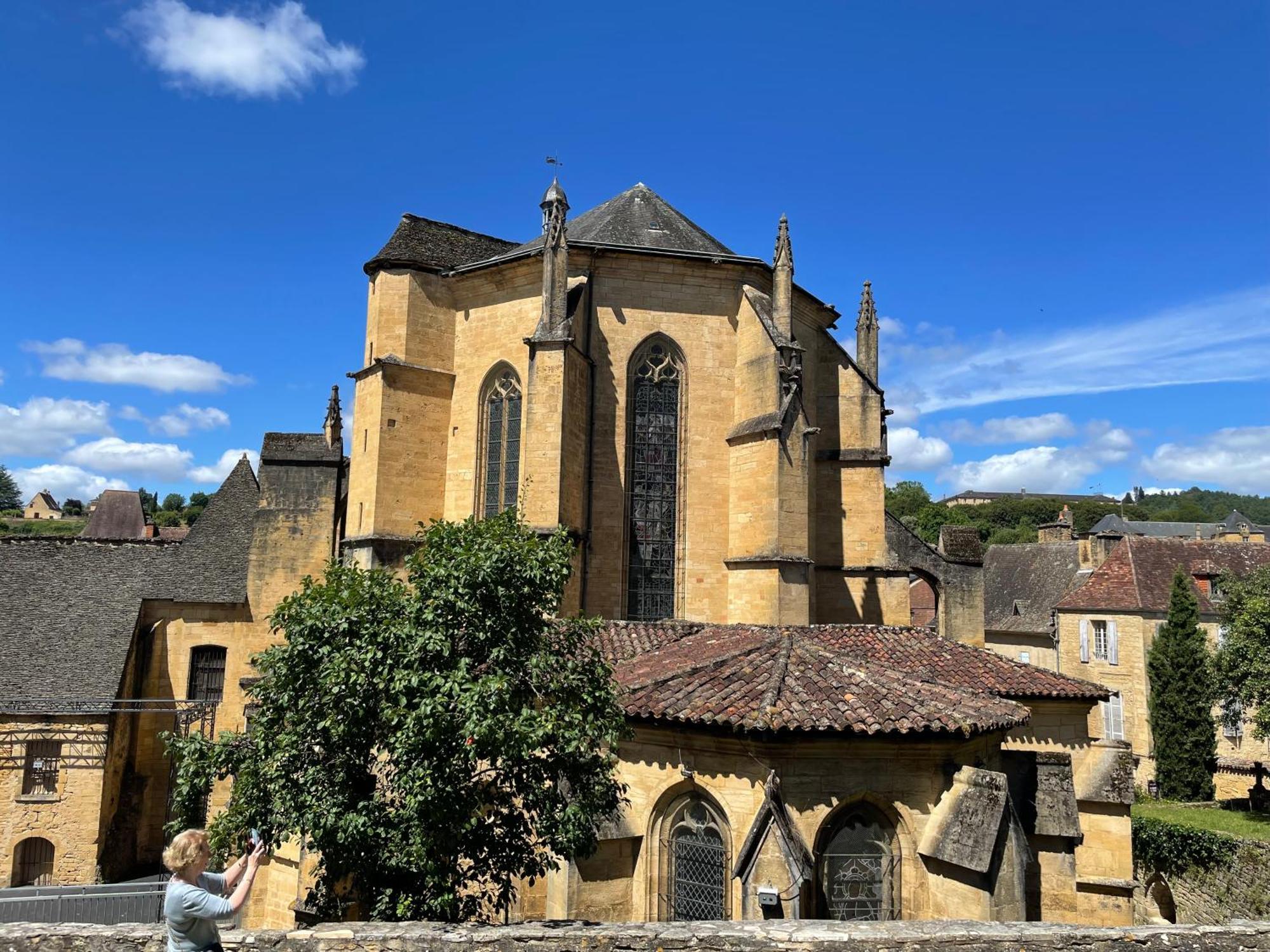 Au Coeur Du Centre Historique De Sarlat Apartment Luaran gambar